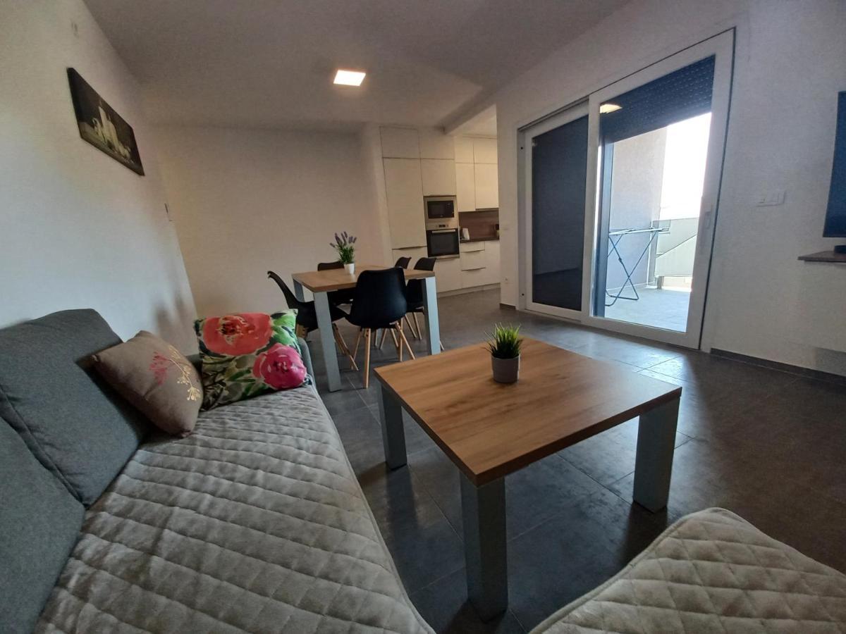 Apartment Martina Vir Exterior photo