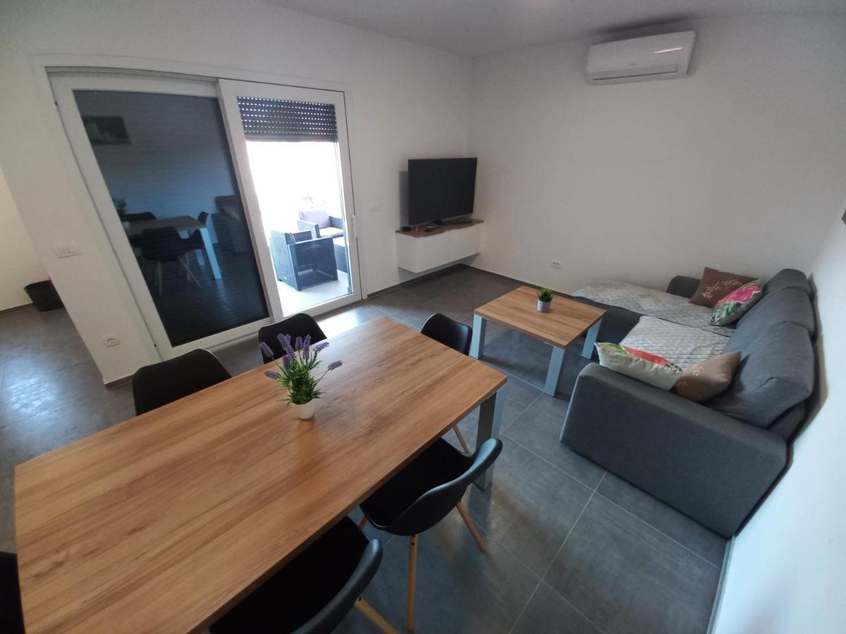Apartment Martina Vir Exterior photo