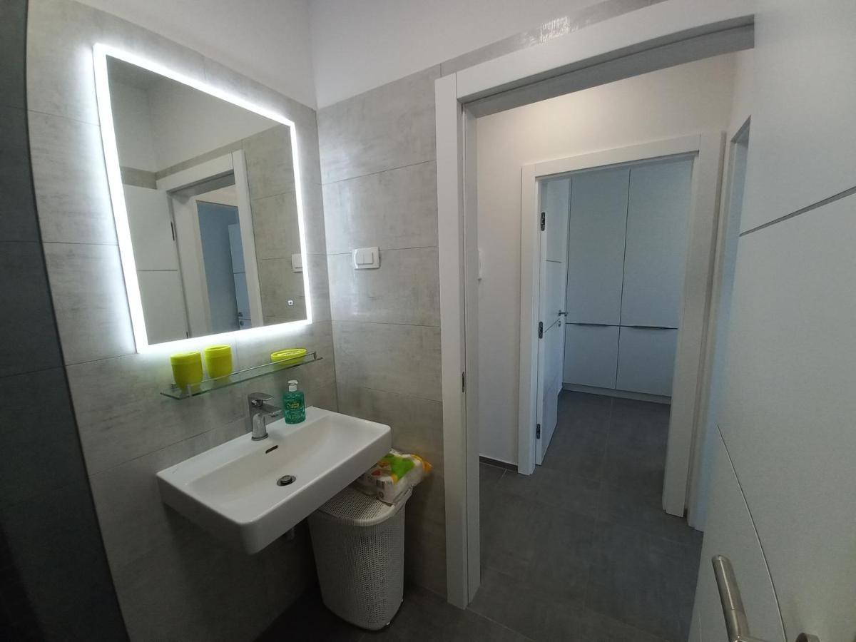 Apartment Martina Vir Exterior photo
