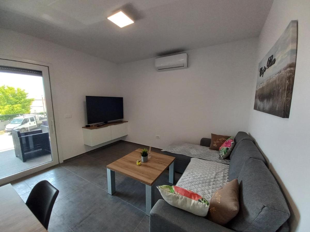Apartment Martina Vir Exterior photo