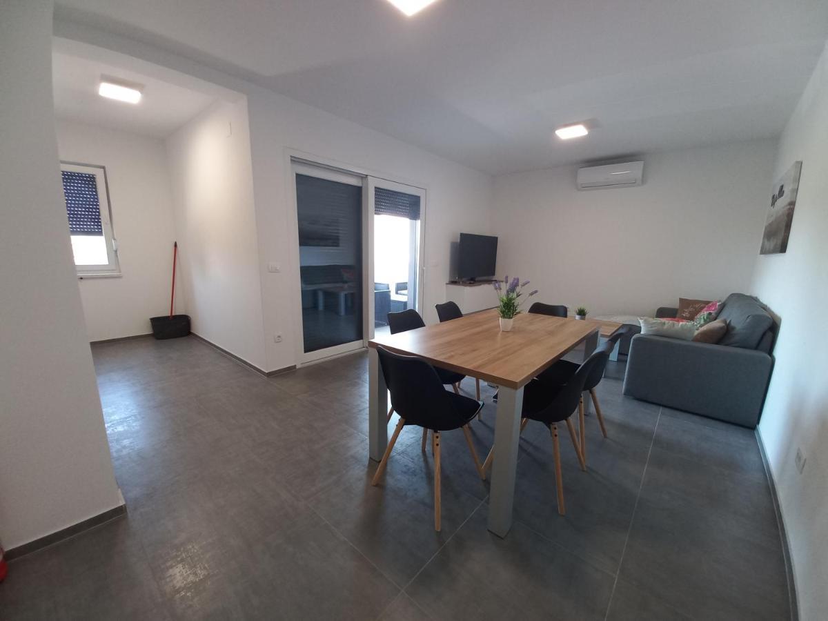 Apartment Martina Vir Exterior photo
