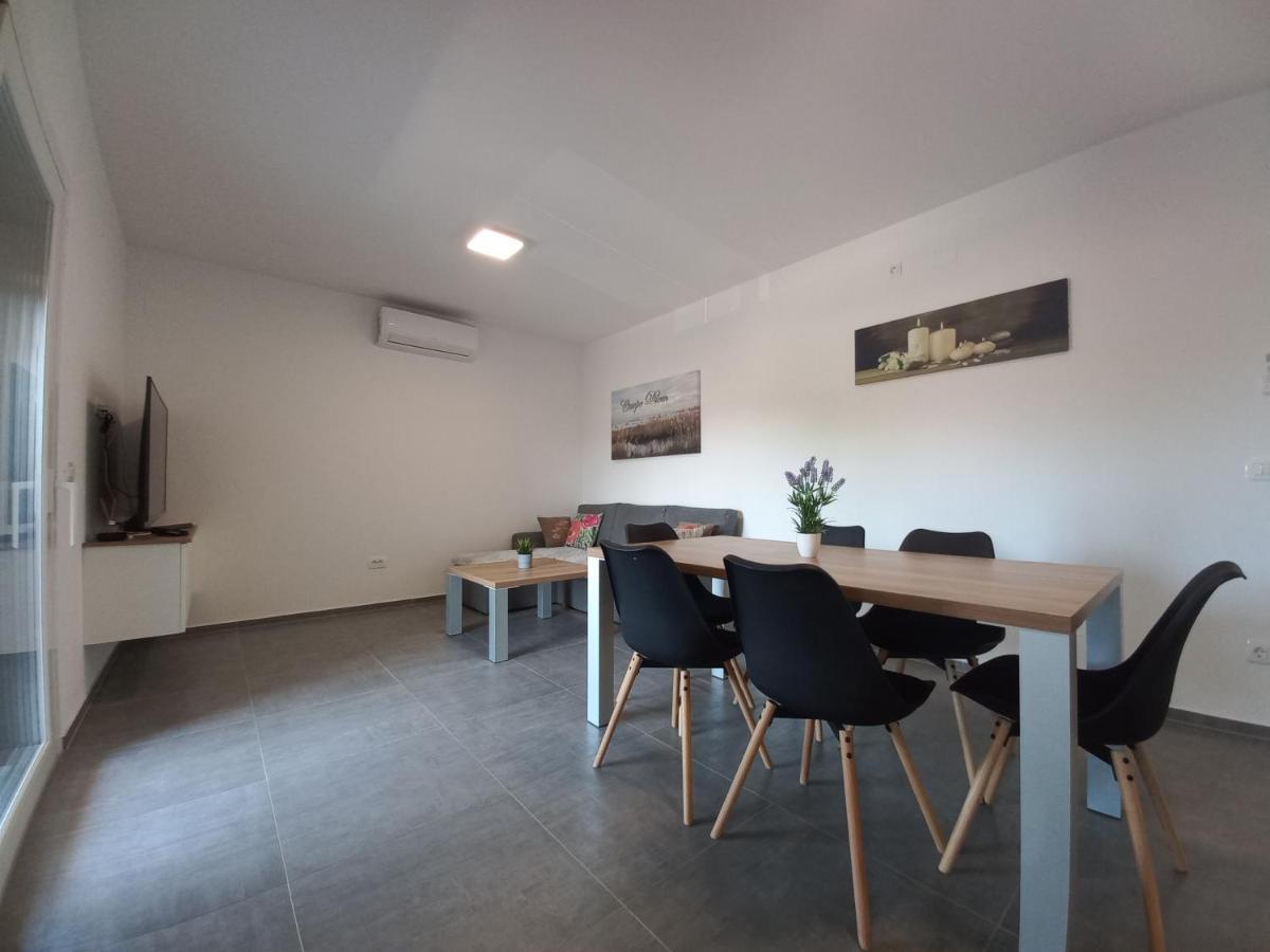 Apartment Martina Vir Exterior photo